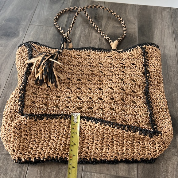Beautiful Straw Beach Bag - Picture 9 of 13